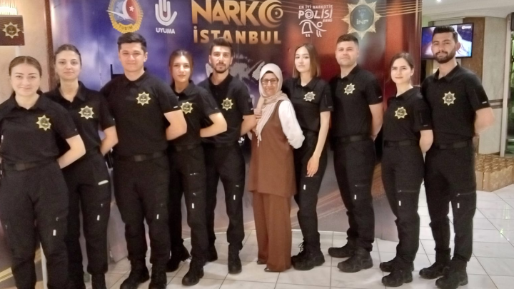 Derneğimiz, İstanbul’da Düzenlenen En İyi Narkotik Polis Anne Programına Katıldı.