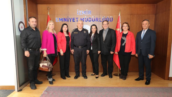 Genel Başkanımız Sayın Bedri YALÇIN İzmir Kent Konseyi Üyeleri İle Birlikte İl Emniyet Müdürü Celal SEL’i ziyaret etti.