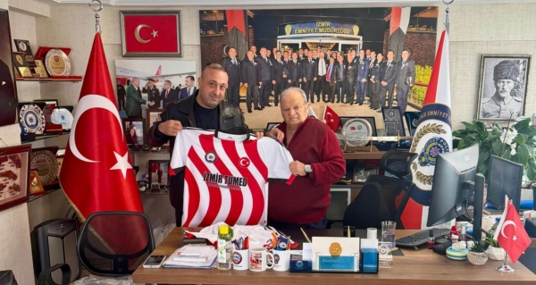 İZMİRTUMED’DEN HİKMET CEYLAN’A GEÇMİŞ OLSUN VE TEBRİK ZİYARETİ